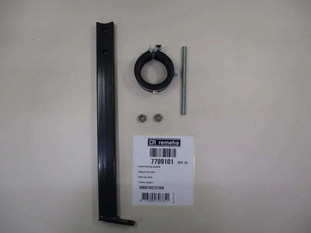 Montageset bestehend aus einem Metallhalter, einer Gummischelle, einer Schraube und zwei Muttern zur Befestigung eines Gasrohrs, Marke Remeha.